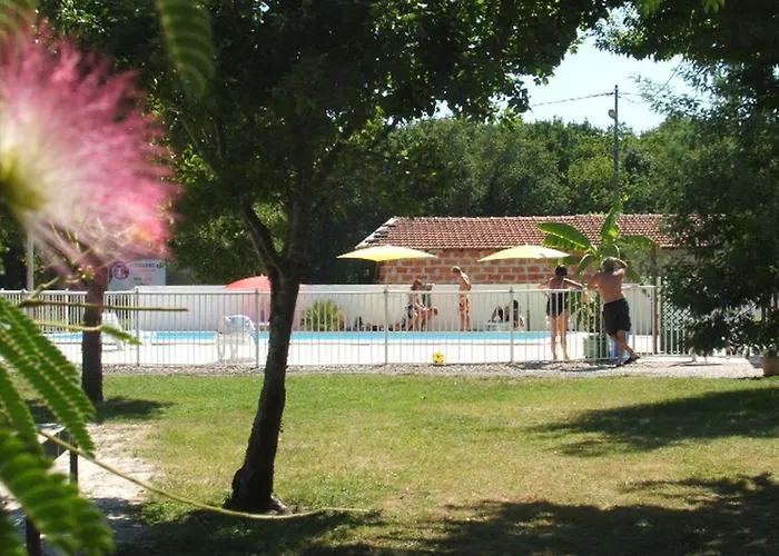 Kamp alanı Mobil-home 4 Pers Avec Terrasse A - Api-1-52-195 Vendays-Montalivet