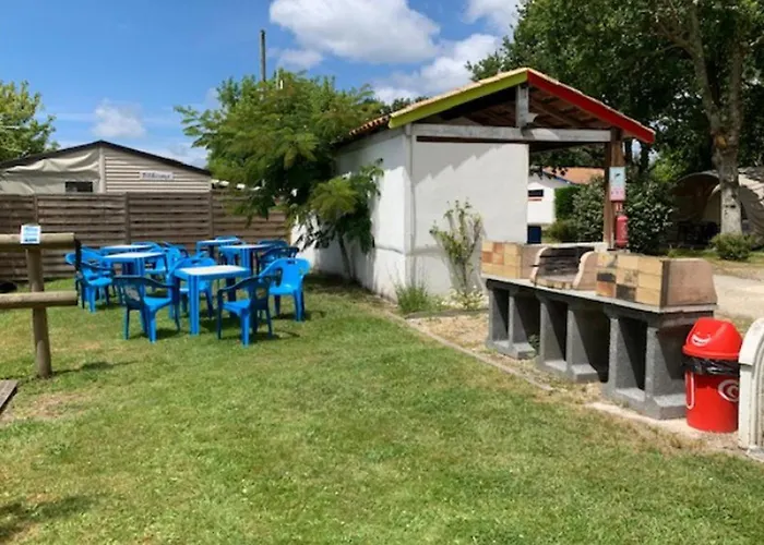 Kamp alanı Mobil-home 4 Pers Avec Terrasse A - Api-1-52-195 Vendays-Montalivet